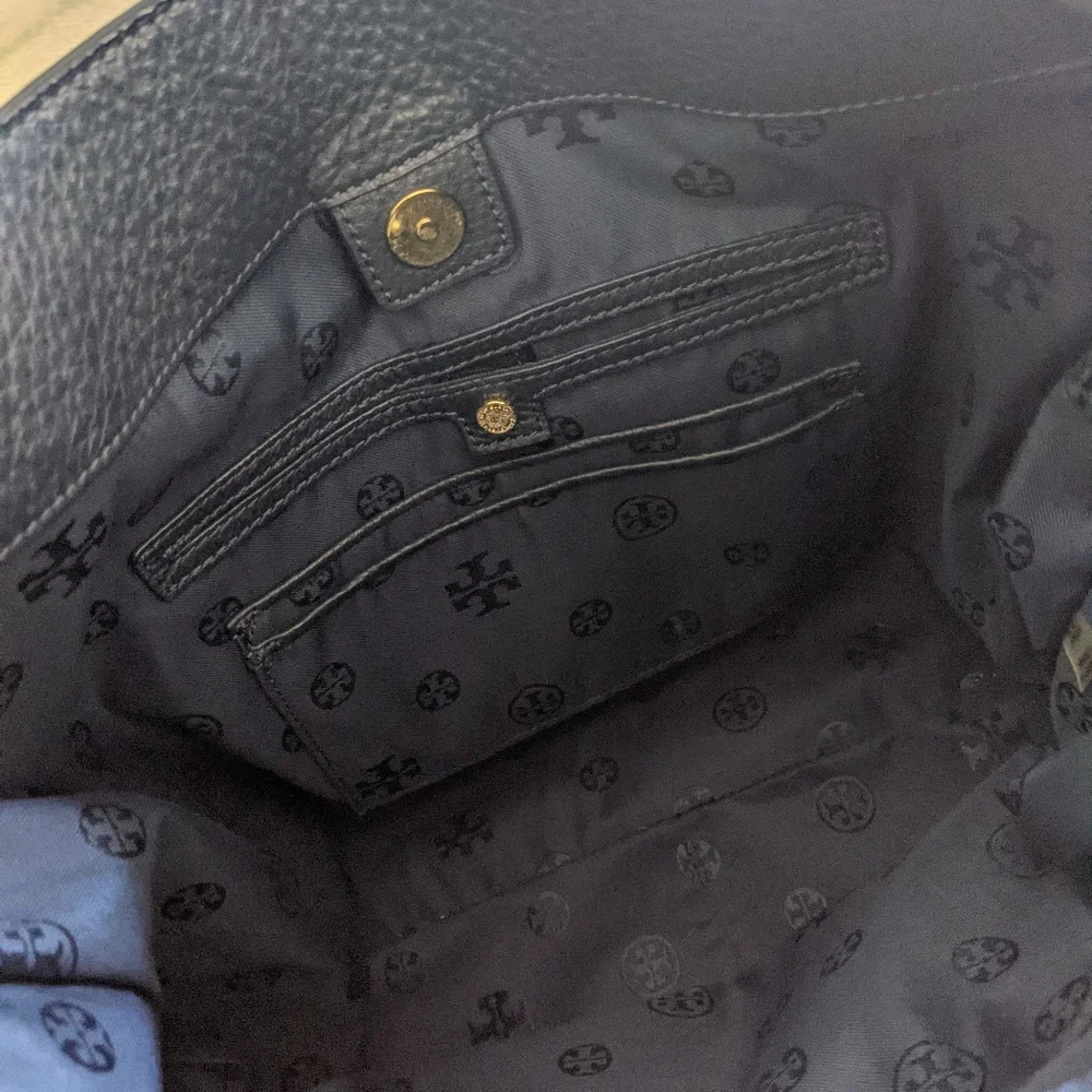 Tory Burch Slouchy Leather Tote (Large) - Picture 7 of 7
